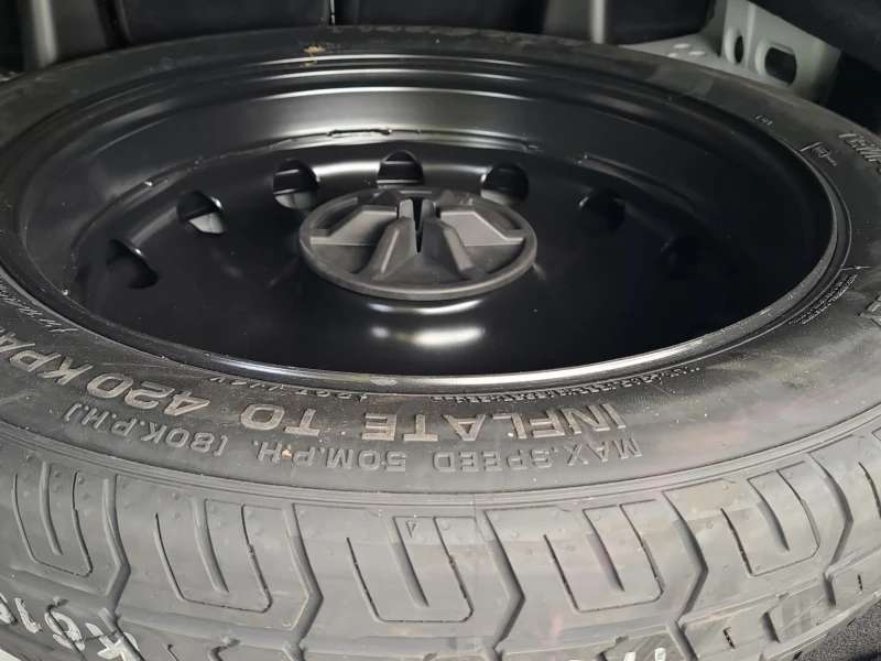 Mercedes-Benz GLC 300 4M* AMG-pkg* Пано* Подгрев, снимка 14 - Автомобили и джипове - 52317731