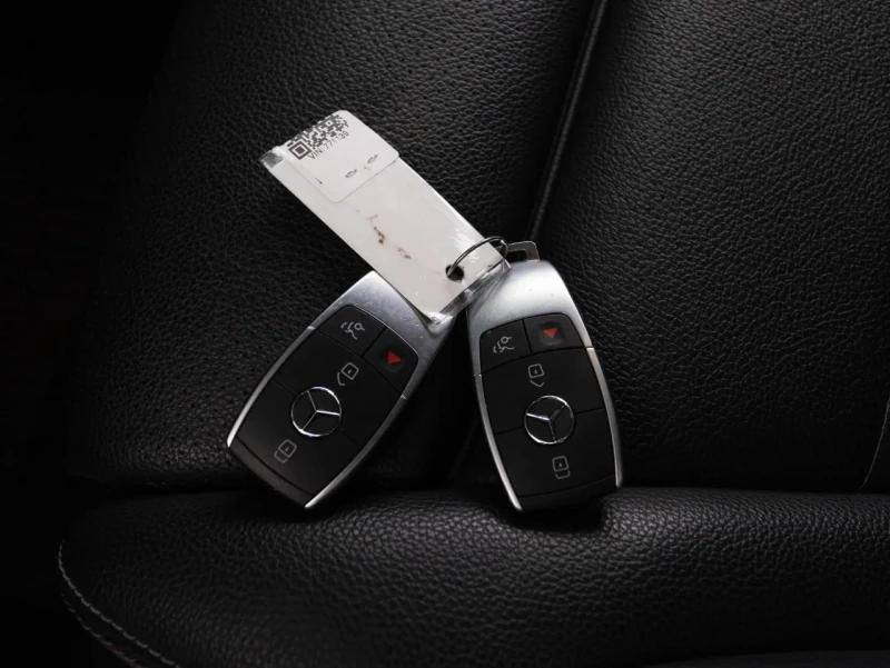 Mercedes-Benz GLC 300 COUPE* 4MATIC* AMG-pack* Multibeam* 360* Carplay* , снимка 14 - Автомобили и джипове - 52870761