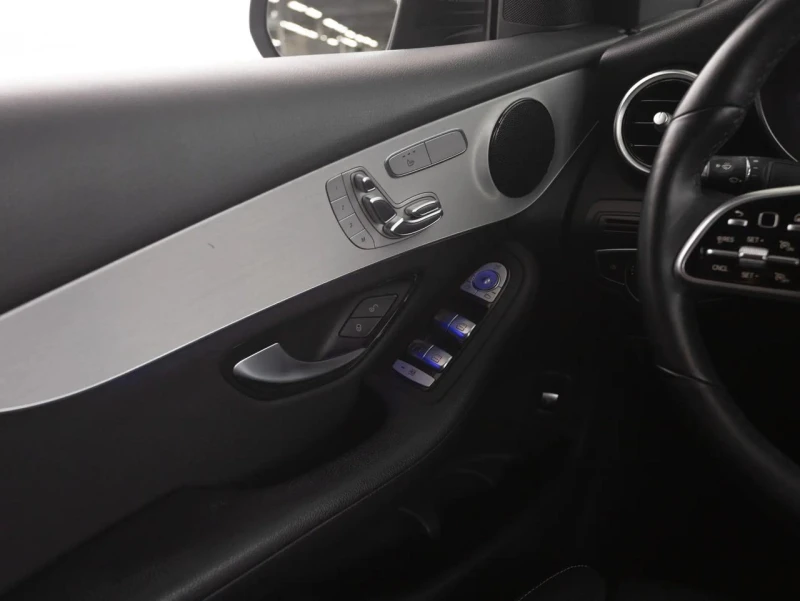 Mercedes-Benz GLC 300 COUPE* 4MATIC* AMG-pack* Multibeam* 360* Carplay* , снимка 15 - Автомобили и джипове - 52870761