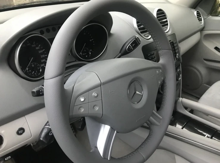 Mercedes-Benz ML 320, снимка 13 - Автомобили и джипове - 54346404