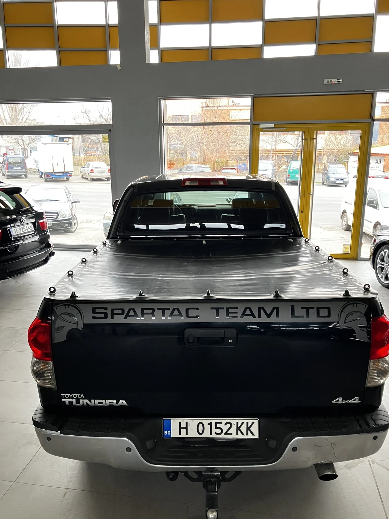 Toyota Tundra 5.7 V8 - изображение 3