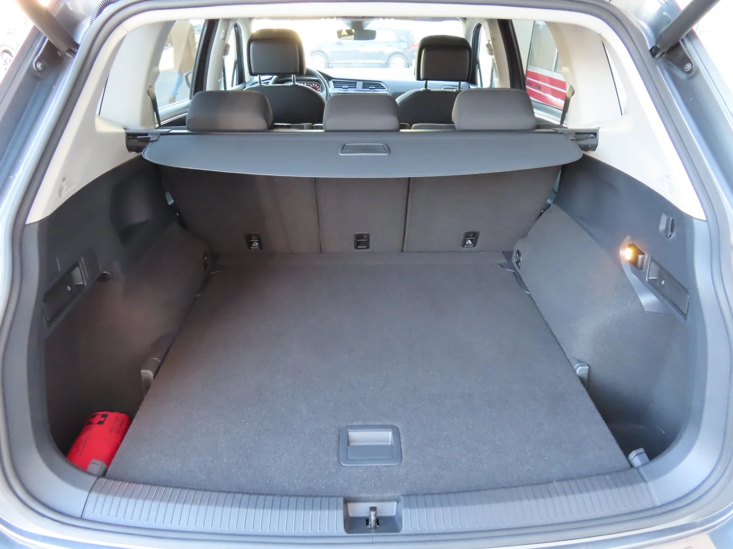 VW Tiguan LWB Highline 2.0TDI 4MOTION BMT - изображение 4