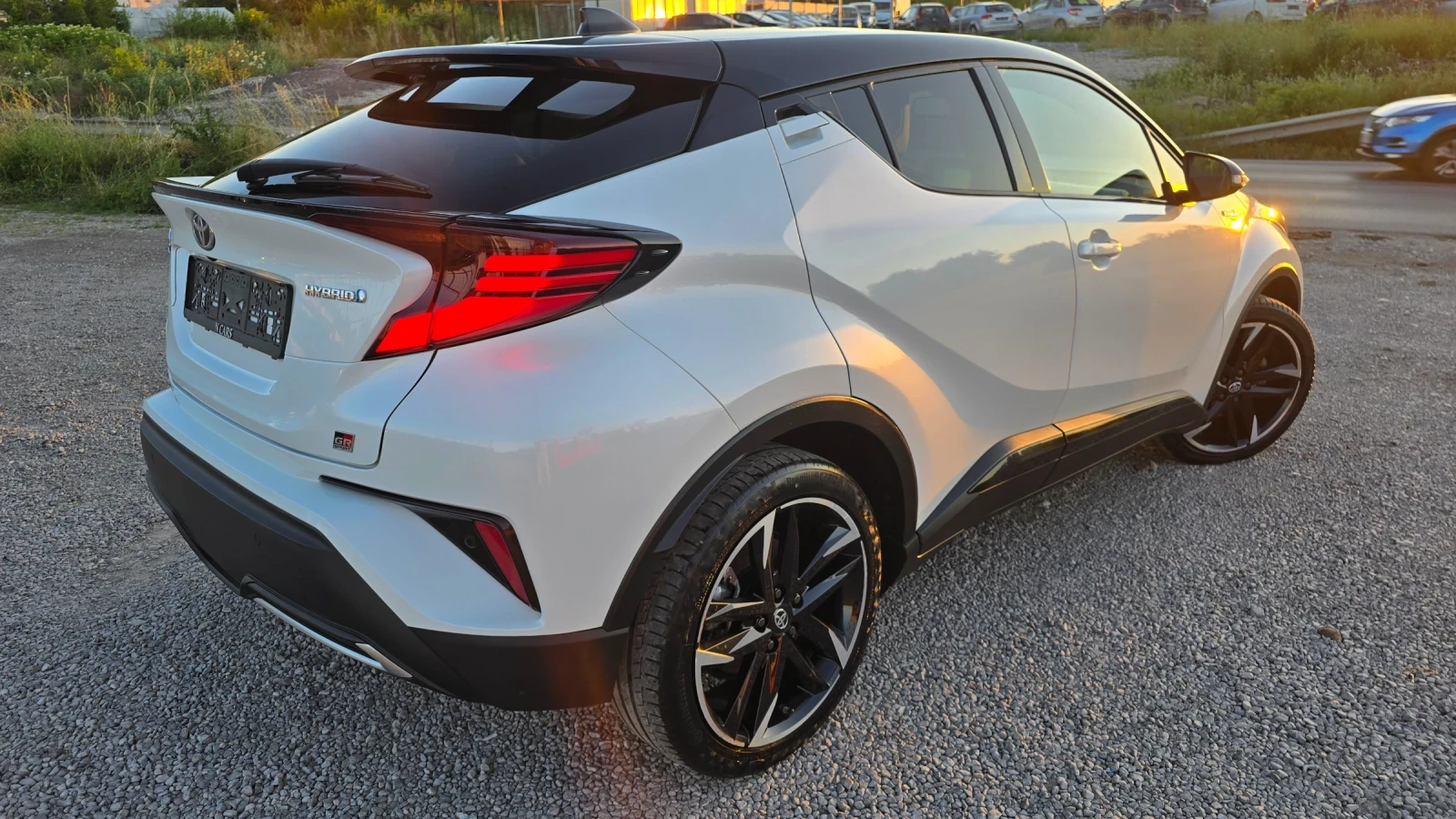 Toyota C-HR GR / 2, 0 / JBL / 75 523 км - изображение 7