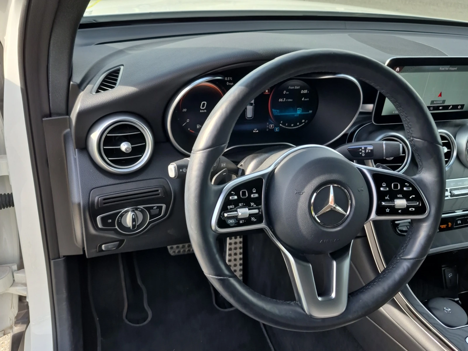 Mercedes-Benz GLC 300 4M* AMG-pkg* Пано* Подгрев - изображение 8