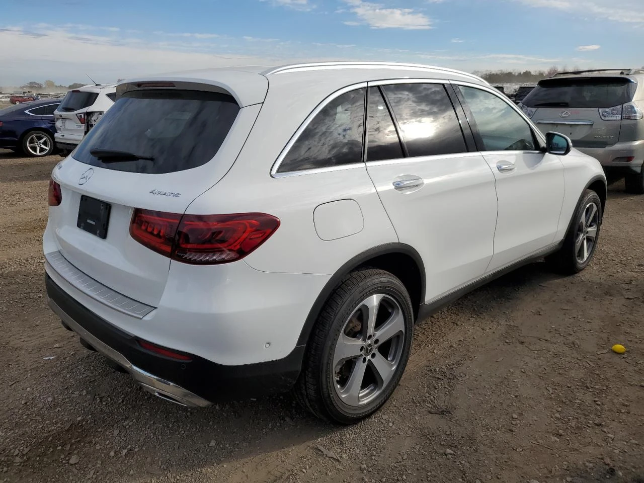 Mercedes-Benz GLC 300 4MATIC - изображение 4