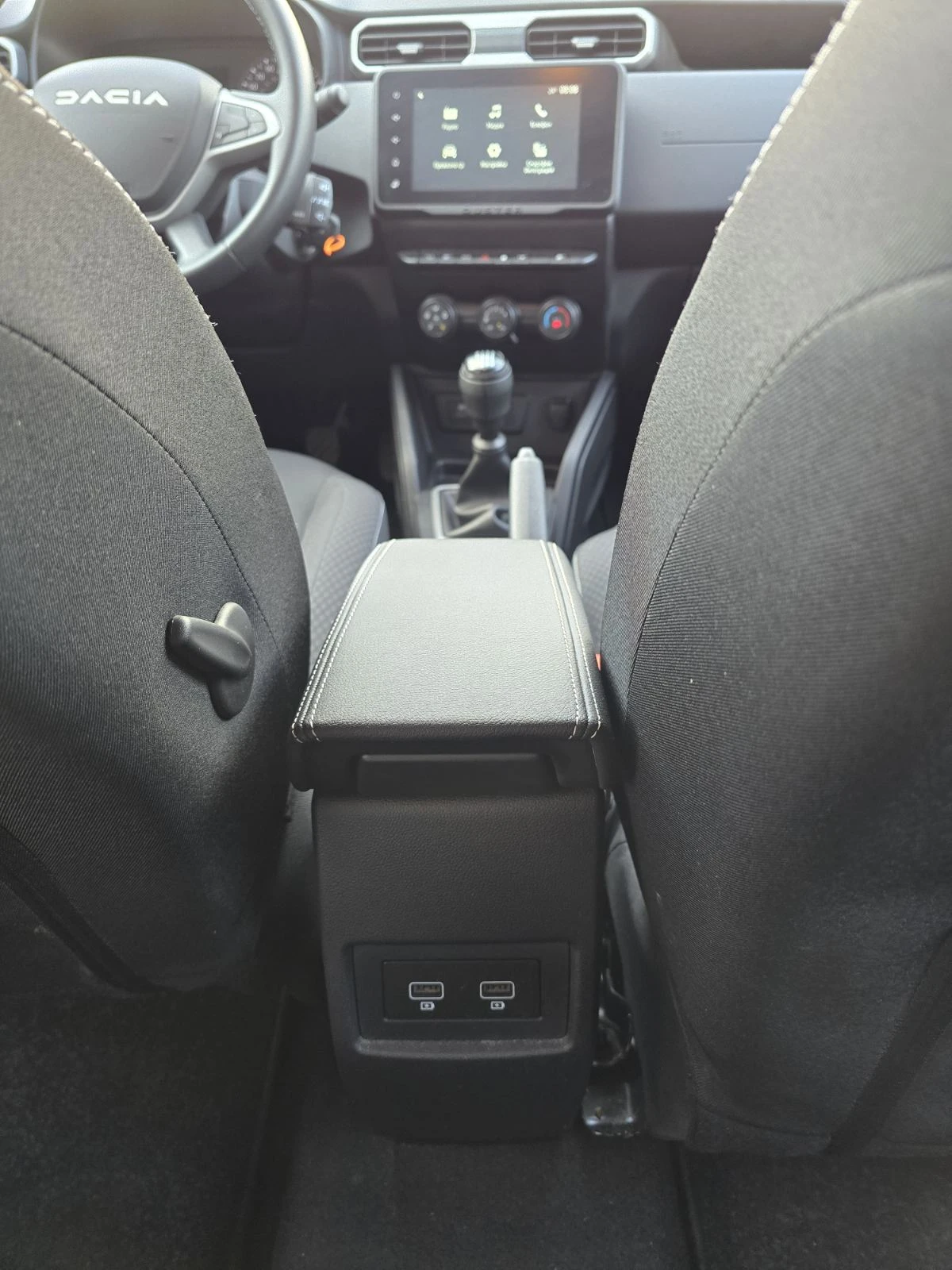 Dacia Duster 1.3 TCe 150 к.с. Бензин Stop & Start 4x4, снимка 12 - Автомобили и джипове - 55124842
