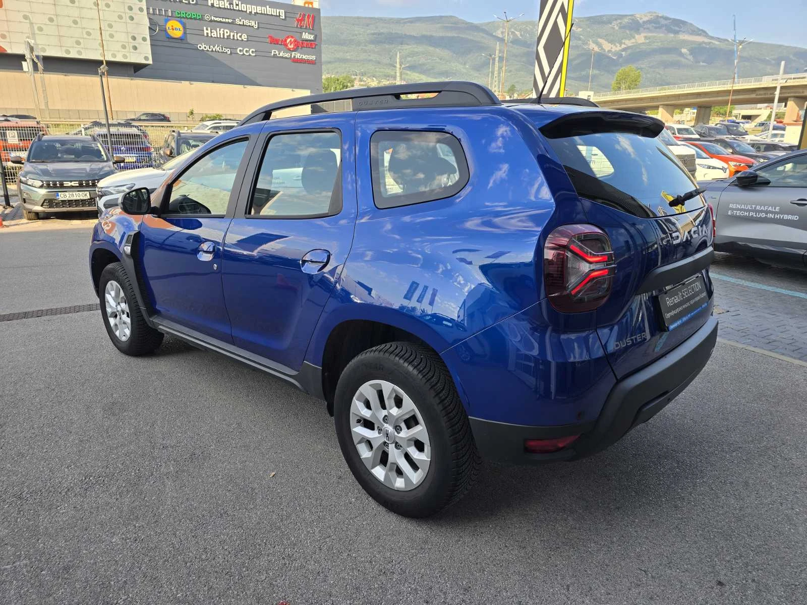 Dacia Duster 1.3 TCe 150 к.с. Бензин Stop & Start 4x4, снимка 4 - Автомобили и джипове - 55124842