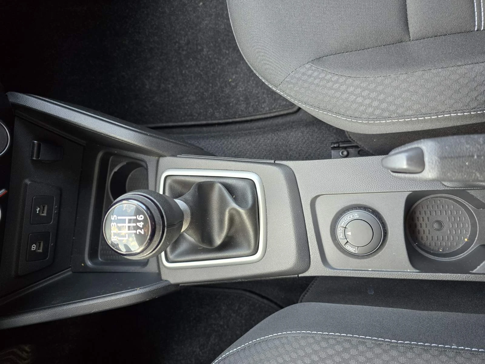 Dacia Duster 1.3 TCe 150 к.с. Бензин Stop & Start 4x4, снимка 9 - Автомобили и джипове - 55124842