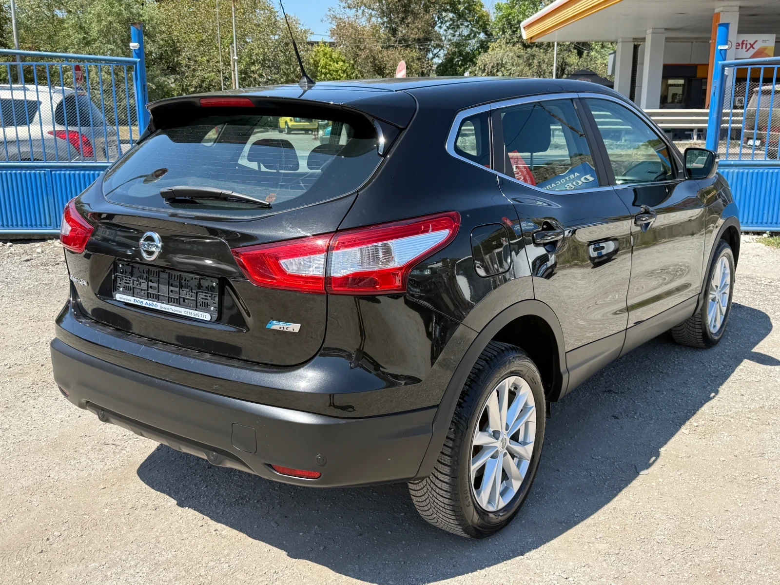Nissan Qashqai 1.5DCI-CAR PLAY-ЛЕД-НАВИ-ПАРКТРОНИК, снимка 6 - Автомобили и джипове - 55823248