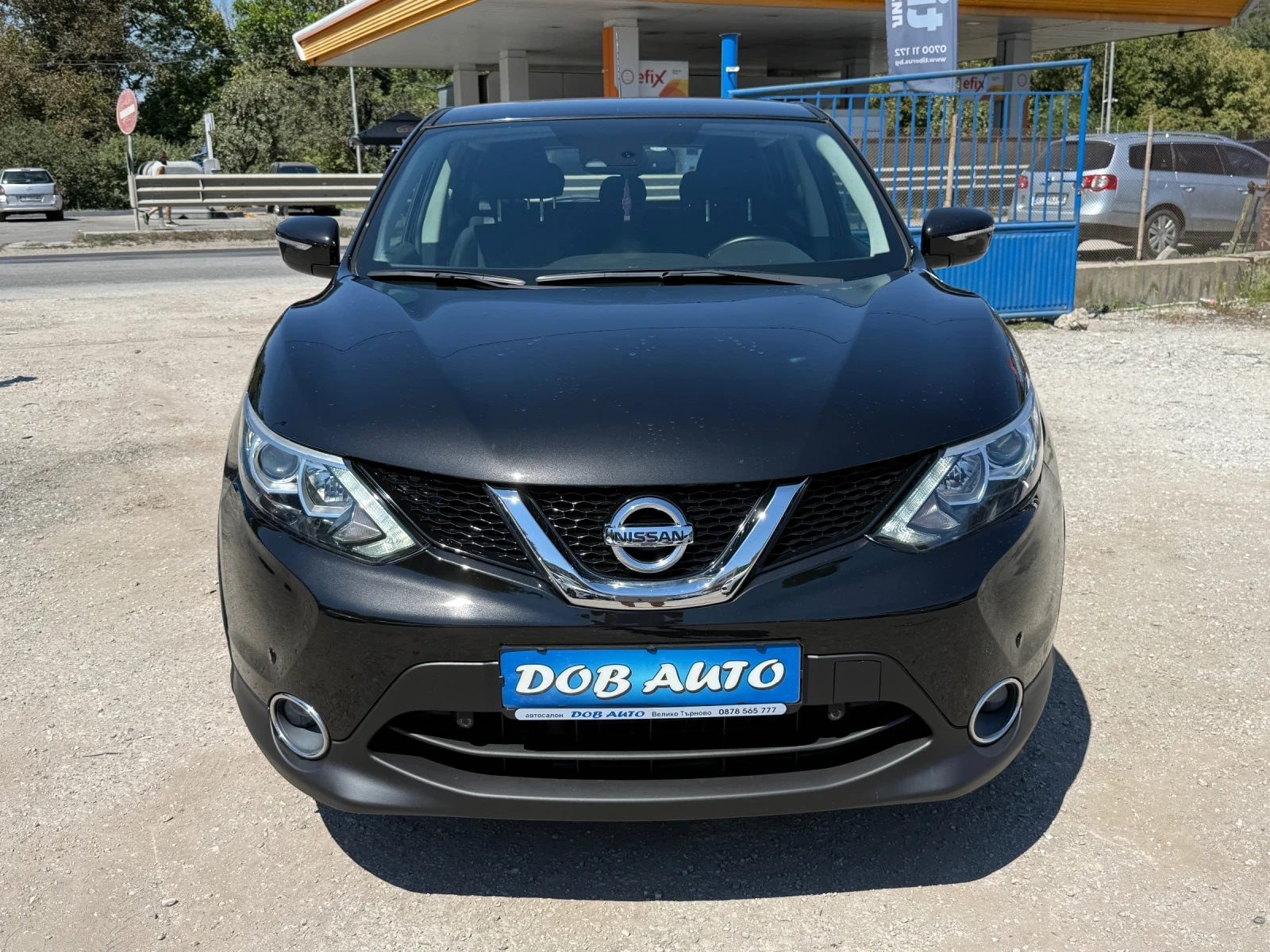 Nissan Qashqai 1.5DCI-CAR PLAY-ЛЕД-НАВИ-ПАРКТРОНИК, снимка 2 - Автомобили и джипове - 55823248