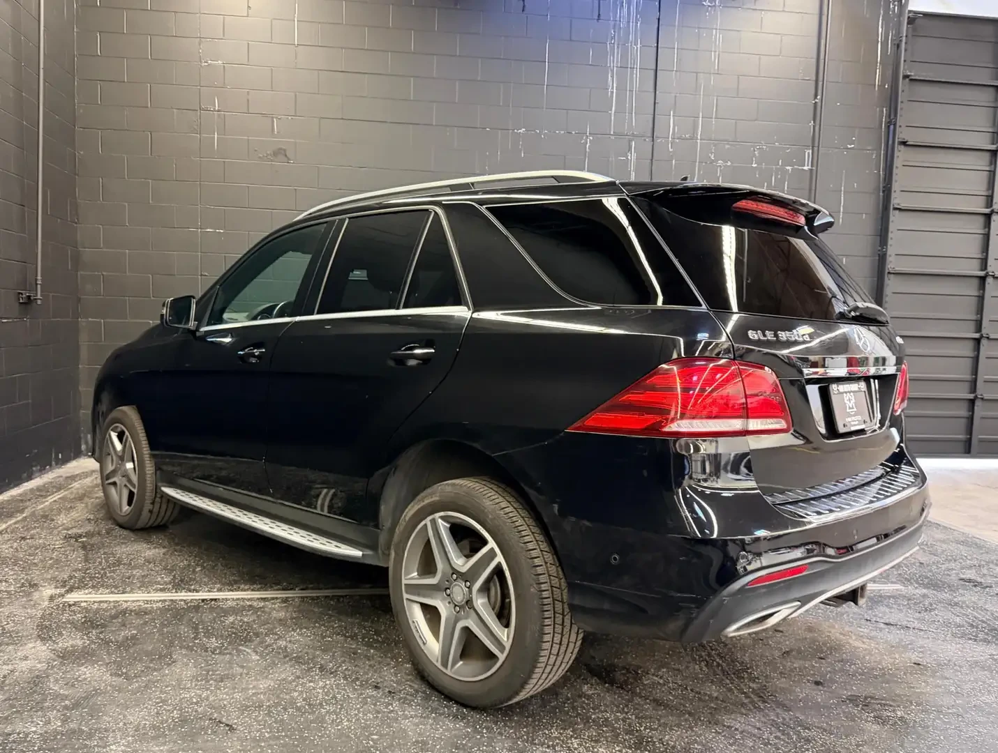 Mercedes-Benz GLE 350 AMG* LINE* HARMON* KARDON* КАМЕРА* ПОДГРЕВ* , снимка 4 - Автомобили и джипове - 55981677