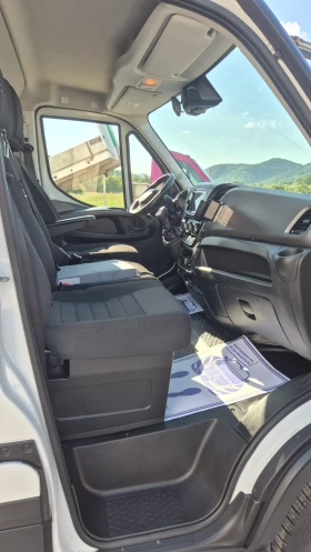 Iveco Daily 35s18* HI-MATIC* LED* НАВИ* КАМЕРА* БОРД* ШВЕЙЦАРИ, снимка 15
