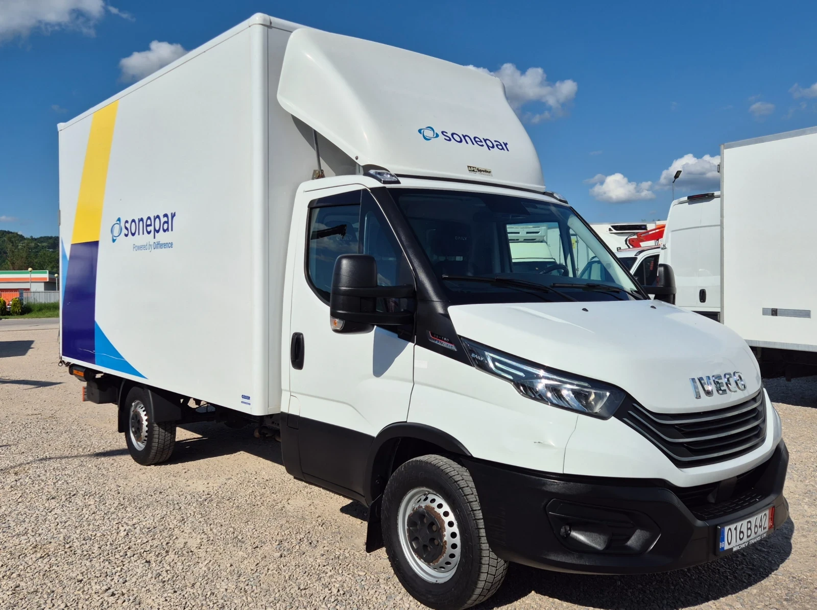 Iveco Daily 35s18* HI-MATIC* LED* НАВИ* КАМЕРА* БОРД* ШВЕЙЦАРИ, снимка 3 - Бусове и автобуси - 54691243
