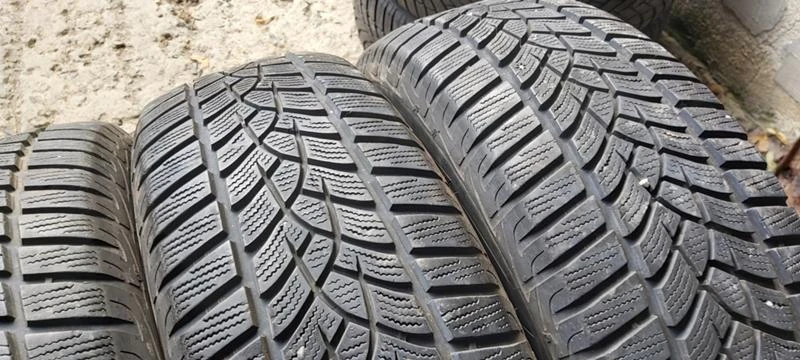 Гуми Зимни 215/65R16, снимка 3 - Гуми и джанти - 35124664