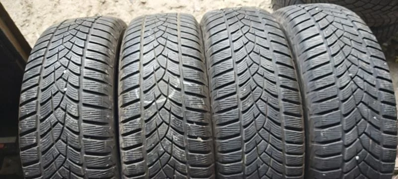 Гуми Зимни 215/65R16, снимка 1 - Гуми и джанти - 35124664