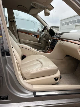 Mercedes-Benz E 320, снимка 16