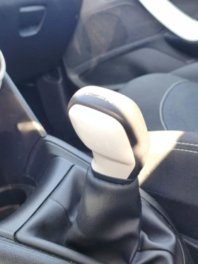 Peugeot 208, снимка 9