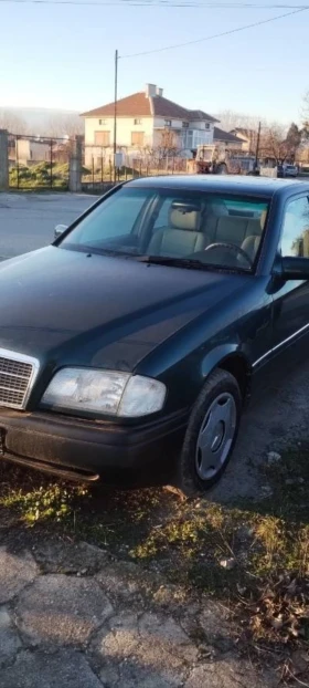 Mercedes-Benz C 180, снимка 2