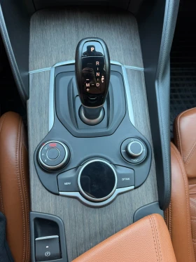 Alfa Romeo Giulia 2.0T RWD Ti, снимка 15