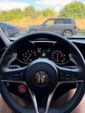 Alfa Romeo Giulia 2.0T RWD Ti, снимка 12