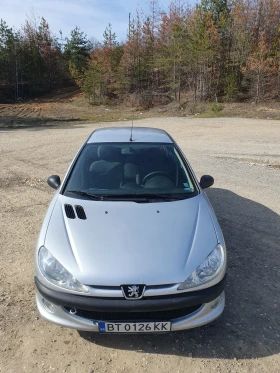 Peugeot 206  1.4 бензин