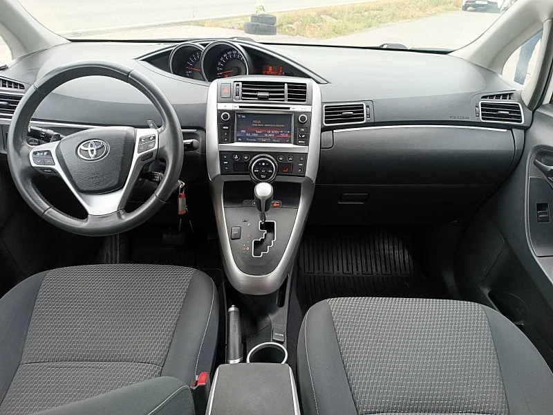 Toyota Verso GAS AUTOMATIC, снимка 8 - Автомобили и джипове - 47810447