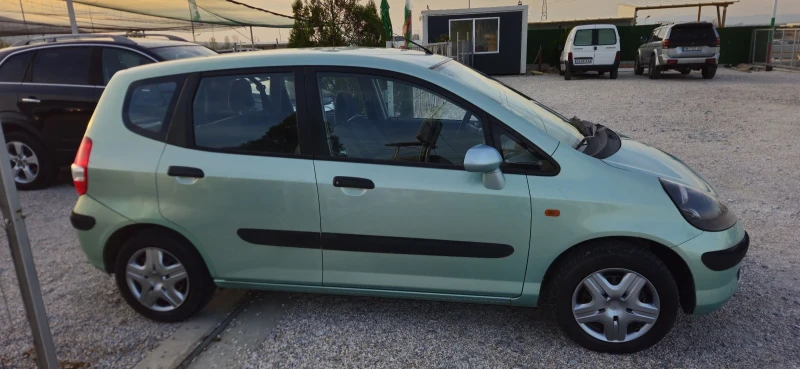 Honda Jazz 1.4i.83кс.Клима 4 Врати ТОП.състояние, снимка 4 - Автомобили и джипове - 47513774