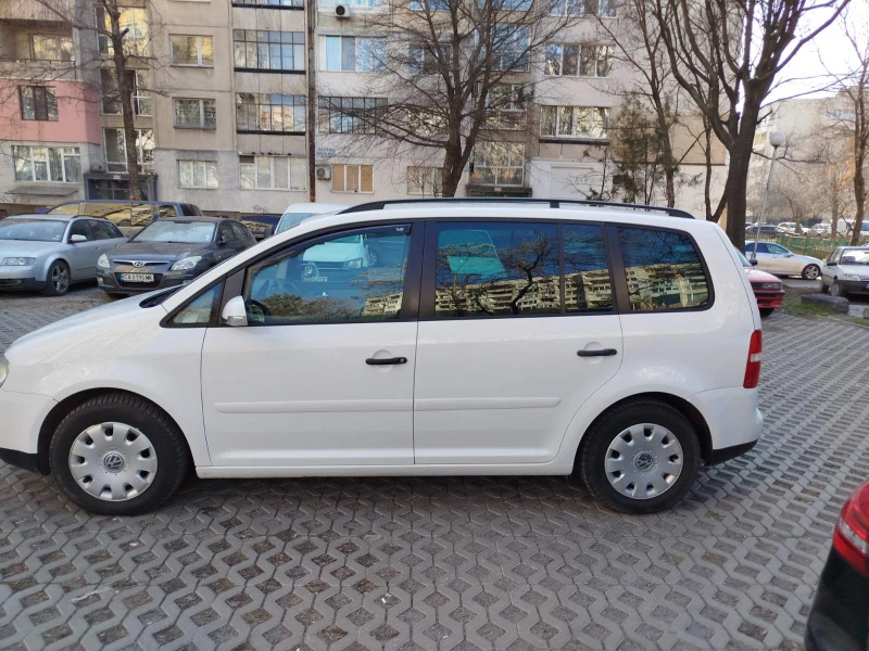 VW Touran 1.9TDI, снимка 2 - Автомобили и джипове - 49079698