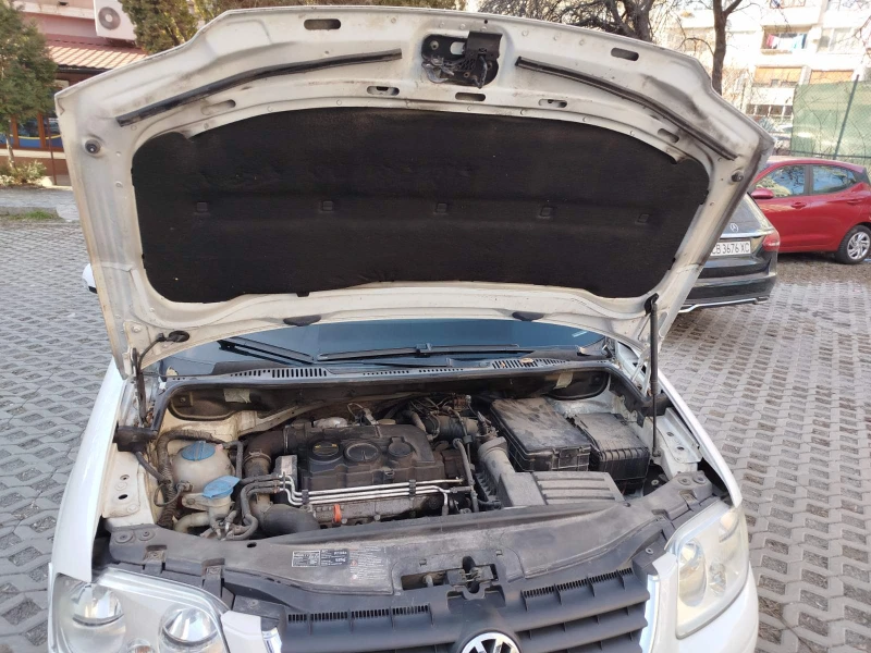 VW Touran 1.9TDI, снимка 4 - Автомобили и джипове - 49079698