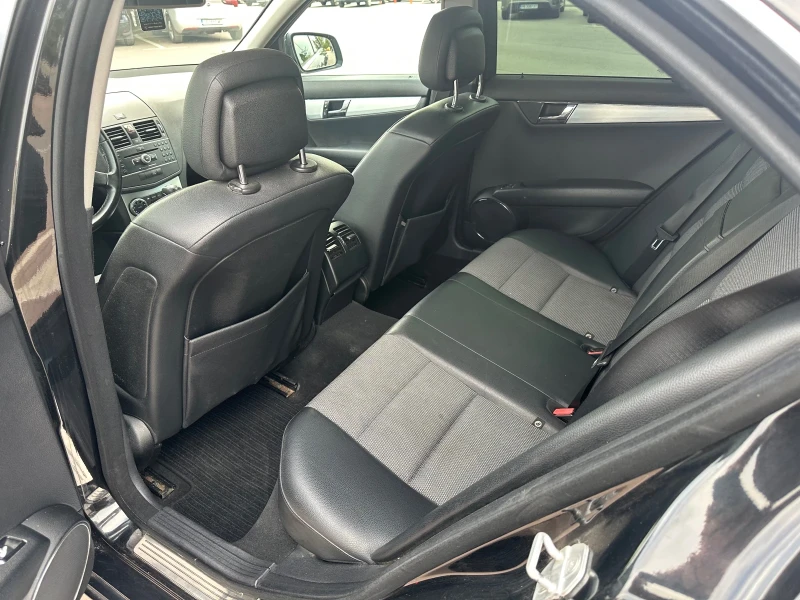 Mercedes-Benz C 320 Avantgarde, снимка 4 - Автомобили и джипове - 52497105