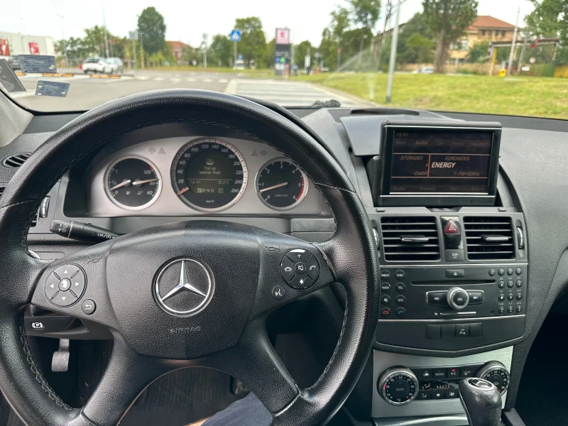 Mercedes-Benz C 320 Avantgarde, снимка 6 - Автомобили и джипове - 52497105
