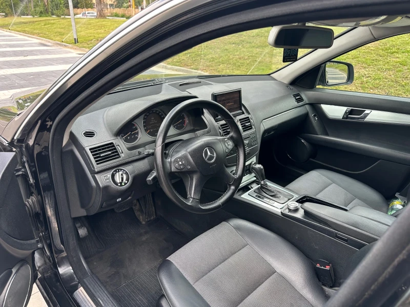 Mercedes-Benz C 320 Avantgarde, снимка 5 - Автомобили и джипове - 52497105
