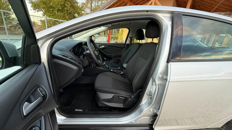 Ford Focus 1.5TDCI/95к.с./EURO 6B/LED/ВНОС ОТ ИТАЛИЯ, снимка 13 - Автомобили и джипове - 52157962