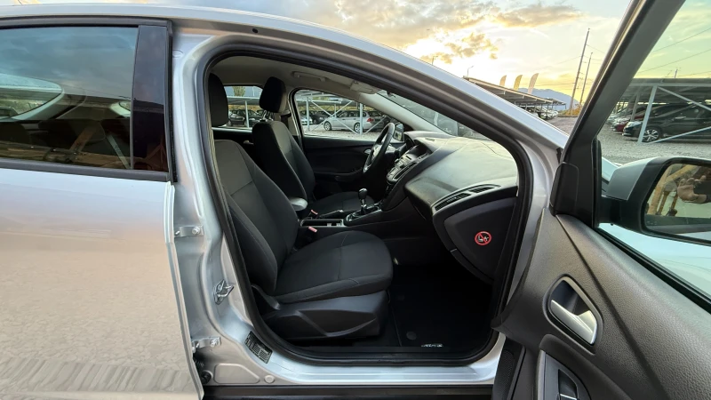 Ford Focus 1.5TDCI/95к.с./EURO 6B/LED/ВНОС ОТ ИТАЛИЯ, снимка 14 - Автомобили и джипове - 52157962
