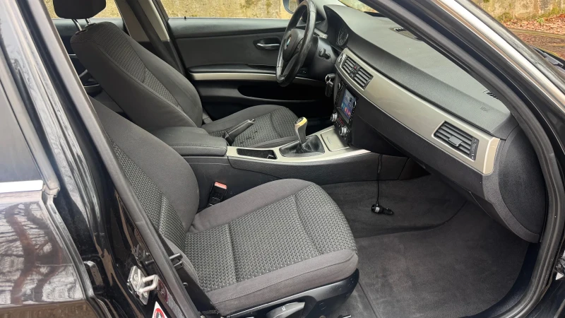 BMW 320 * FACE LIFT * , снимка 15 - Автомобили и джипове - 52867397