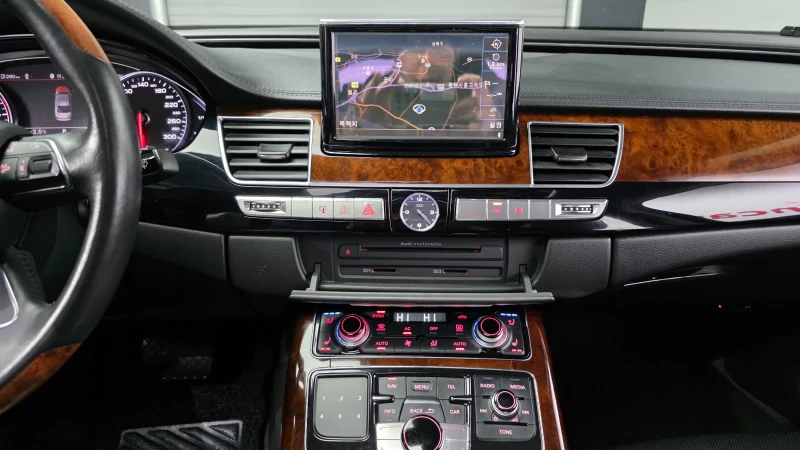 Audi A8 3.0 TFSI/Пълна сервизна история !!!, снимка 11 - Автомобили и джипове - 53248110