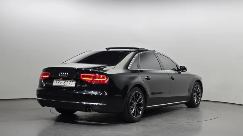 Audi A8 3.0 TFSI/Пълна сервизна история !!!, снимка 2 - Автомобили и джипове - 53248110