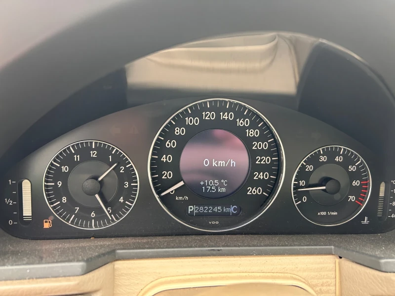 Mercedes-Benz E 320, снимка 9 - Автомобили и джипове - 53485460