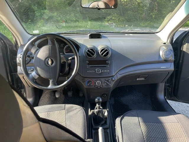 Chevrolet Aveo, снимка 10 - Автомобили и джипове - 56037977