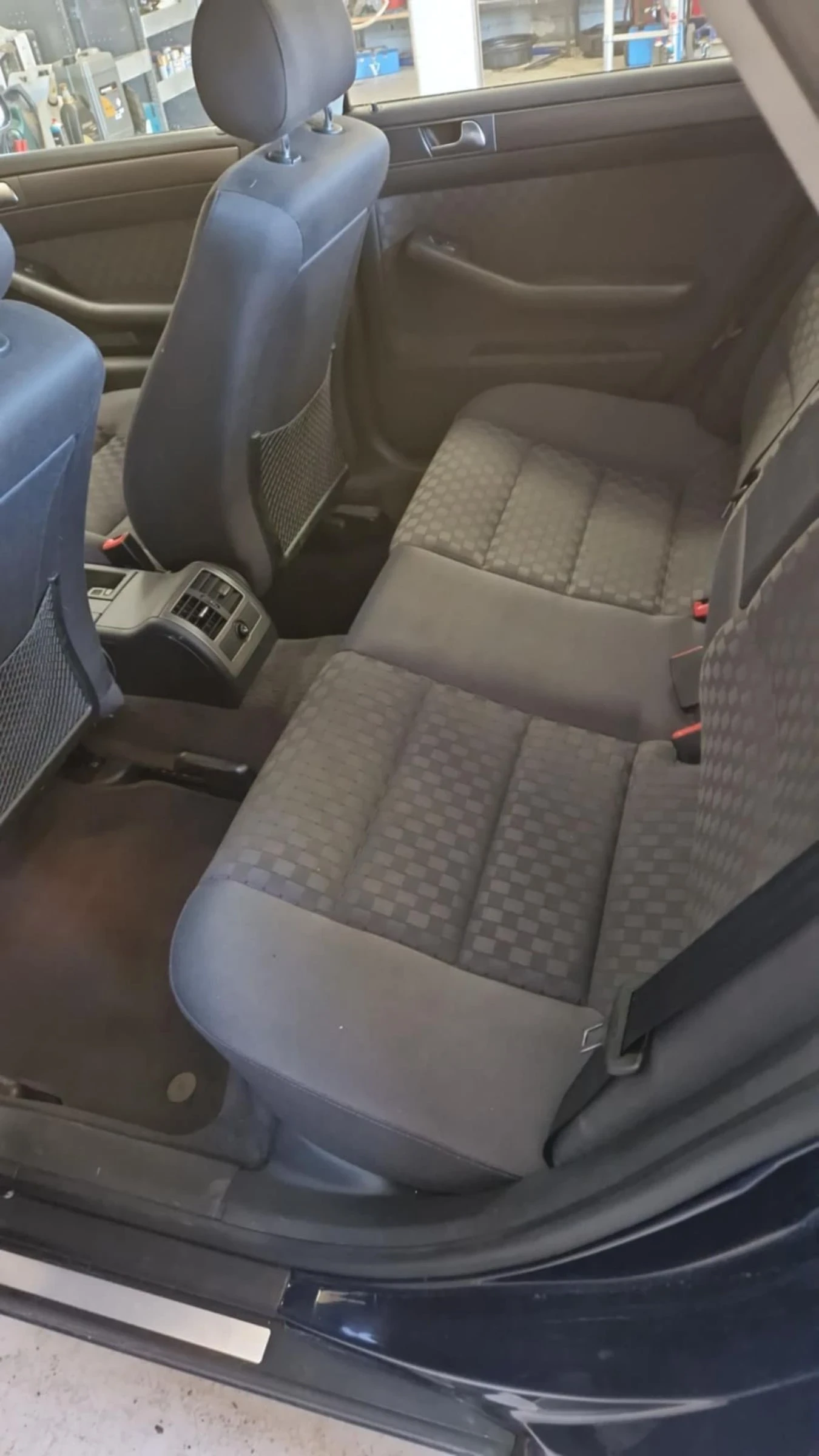 Audi A6 2.4 V6 - изображение 5