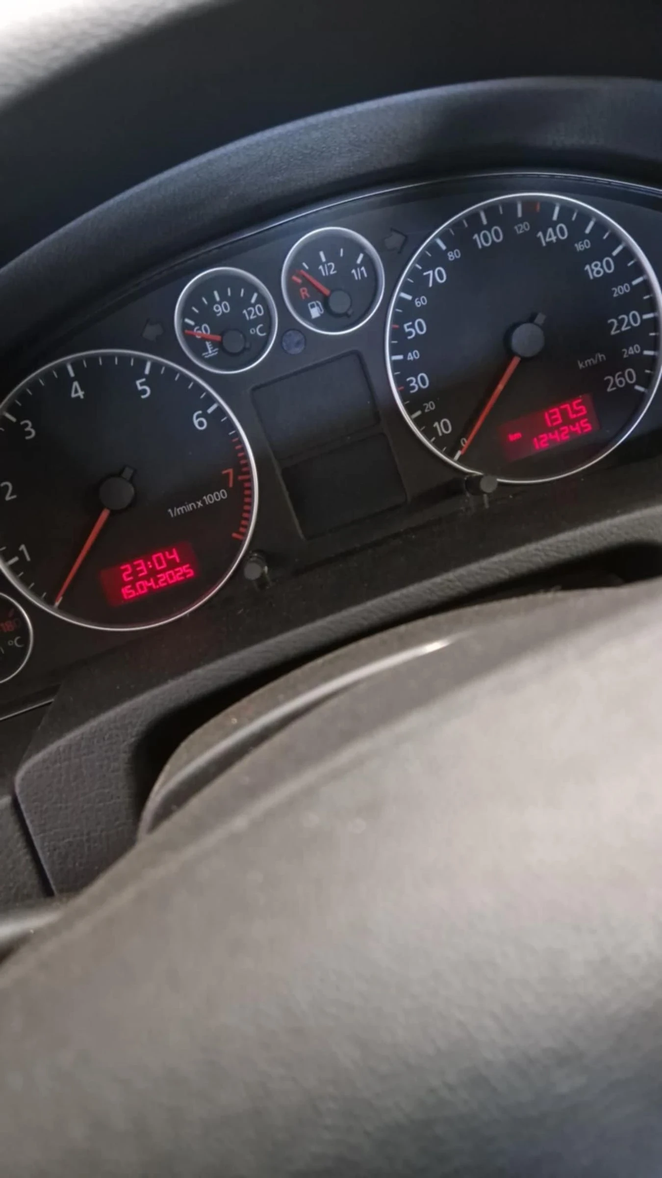 Audi A6 2.4 V6 - изображение 6