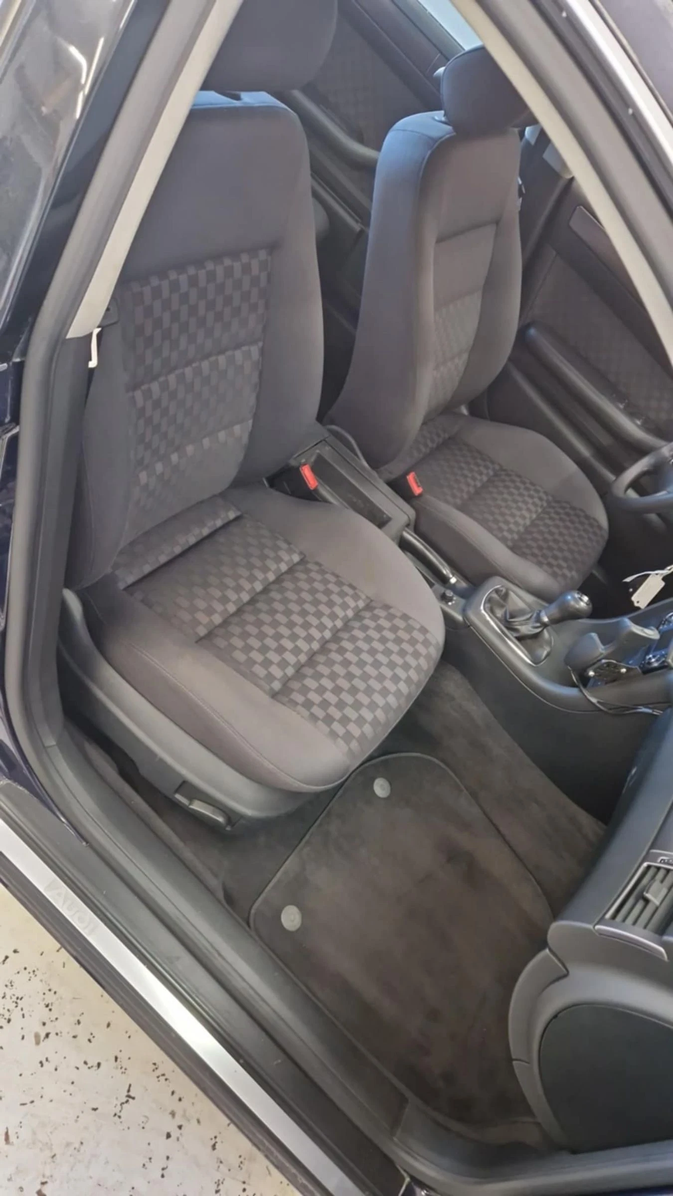Audi A6 2.4 V6 - изображение 4