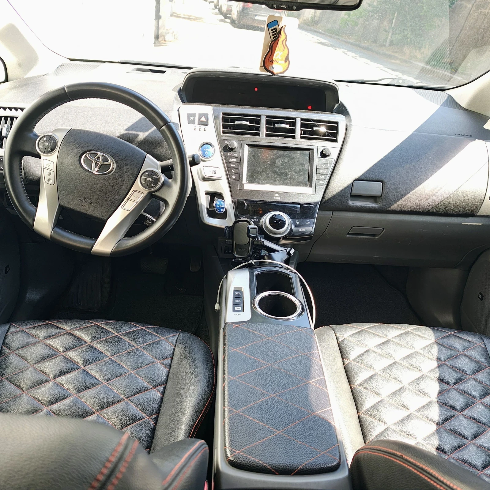 Toyota Prius 1.8 Hybrid 7местен - изображение 5