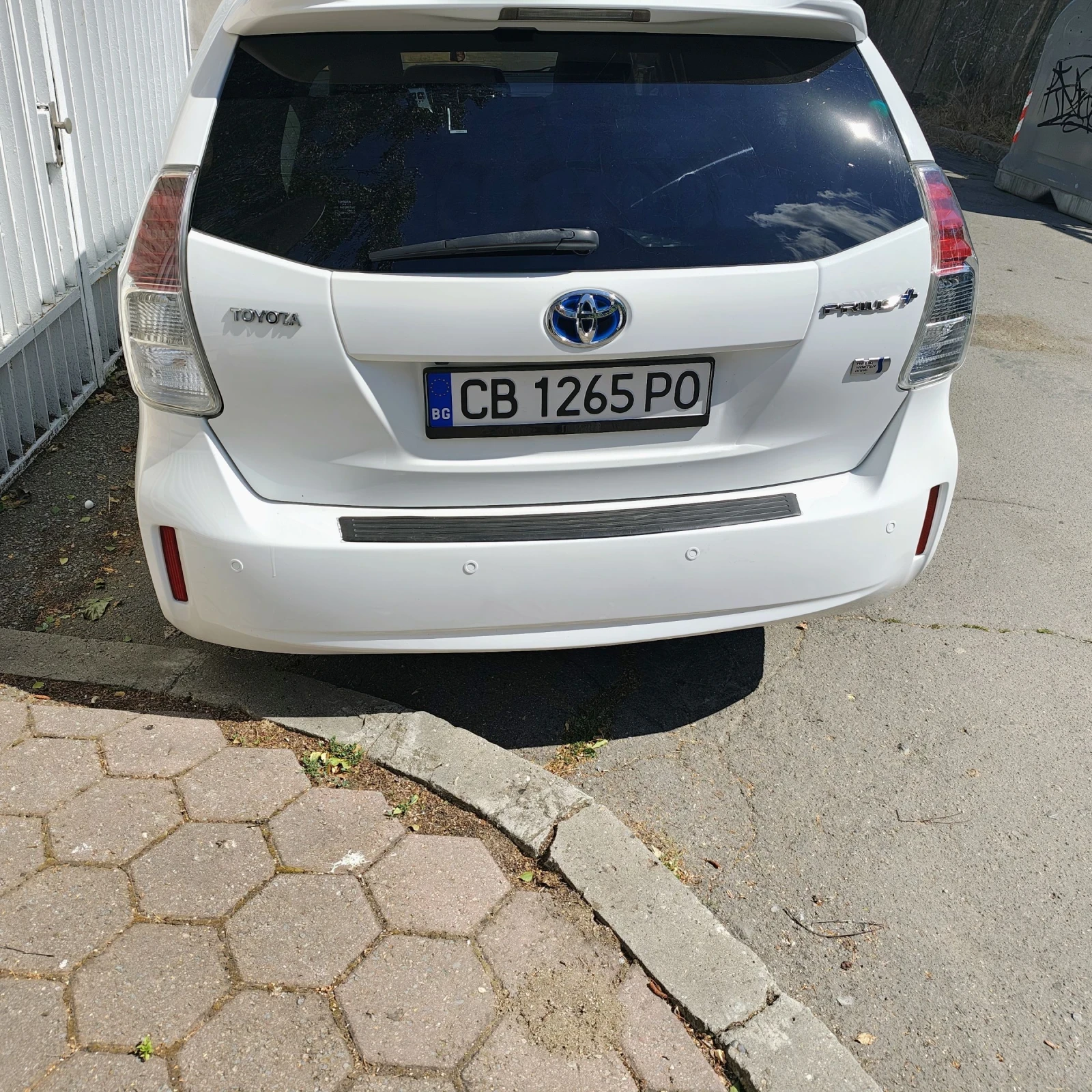 Toyota Prius 1.8 Hybrid 7местен - изображение 4