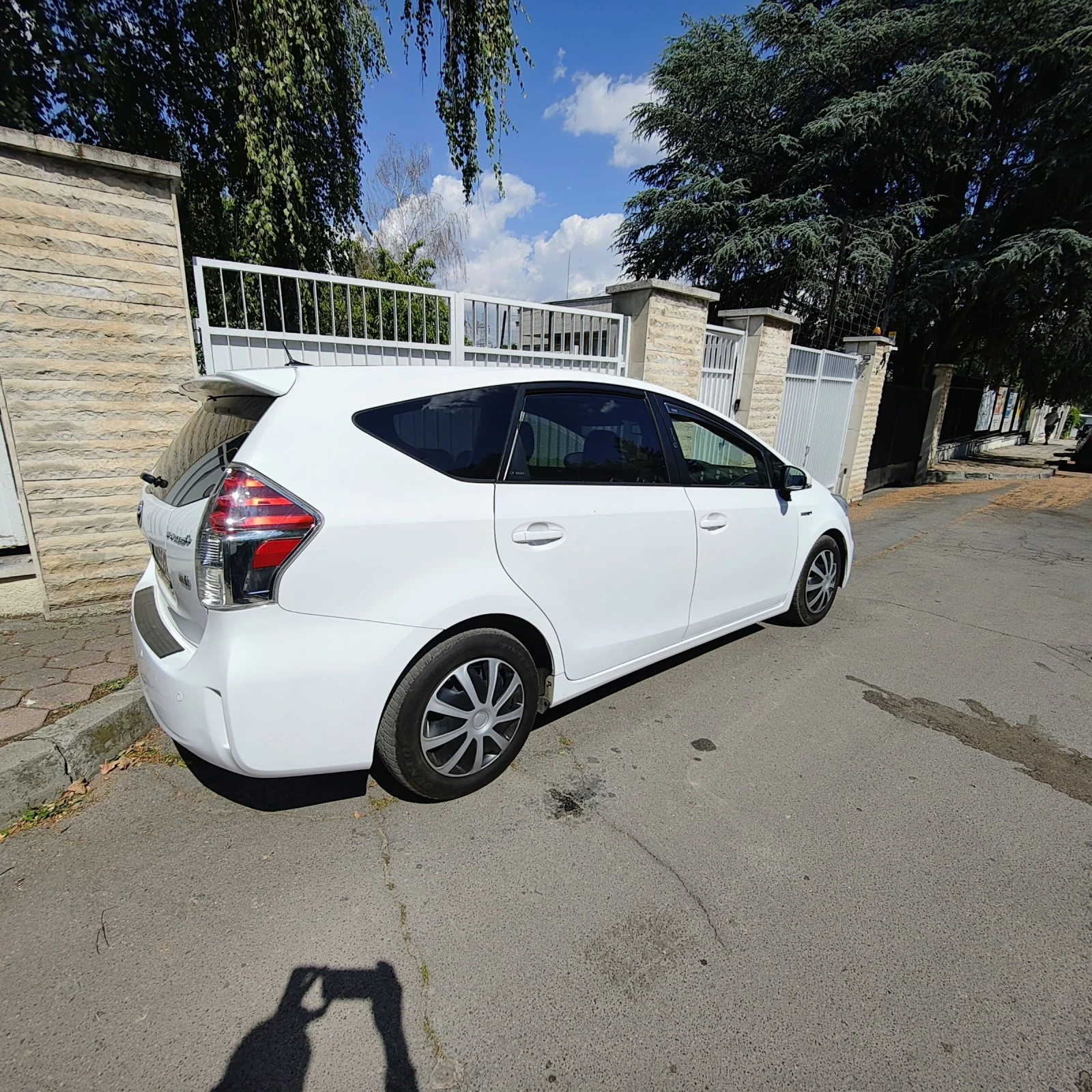 Toyota Prius 1.8 Hybrid 7местен - изображение 2