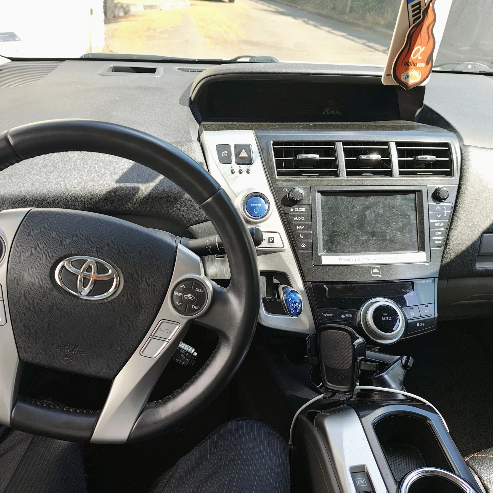 Toyota Prius 1.8 Hybrid 7местен - изображение 6