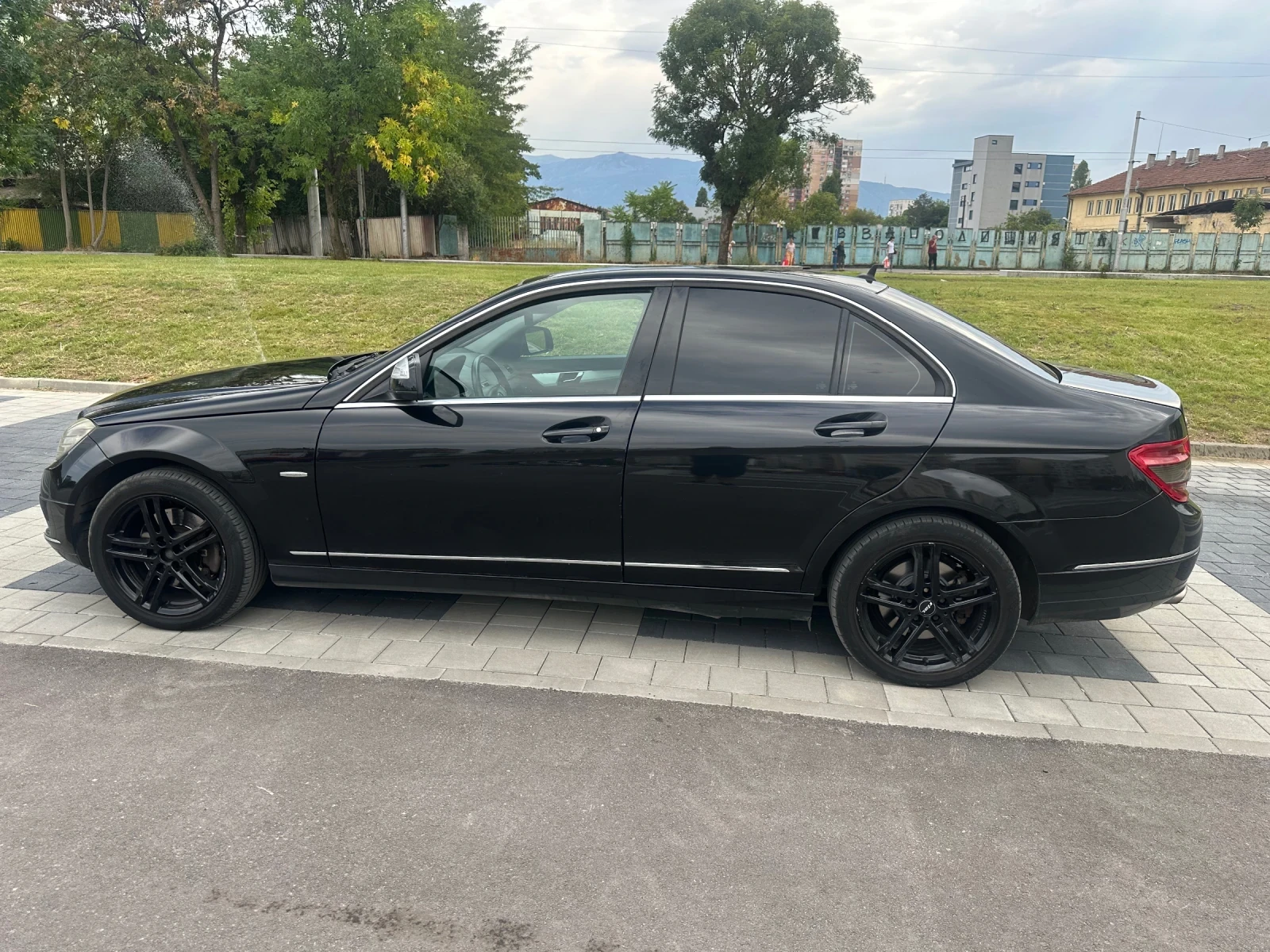 Mercedes-Benz C 320 Avantgarde - изображение 8