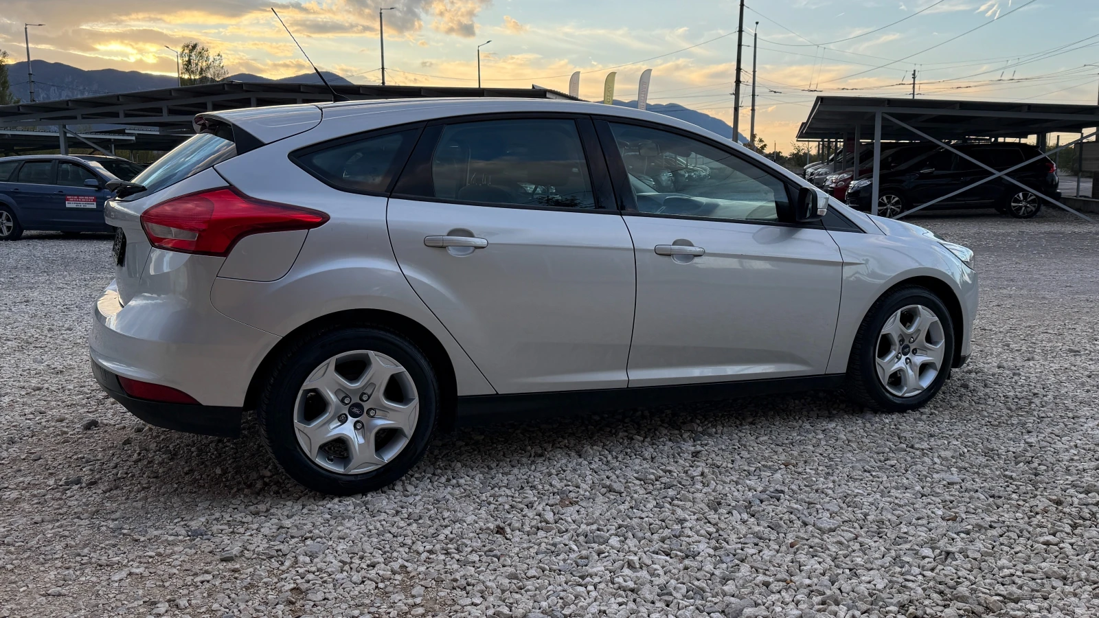 Ford Focus 1.5TDCI-95к.с.-EURO 6B-* LED* -НОВ ВНОС ОТ ИТАЛИЯ - изображение 4