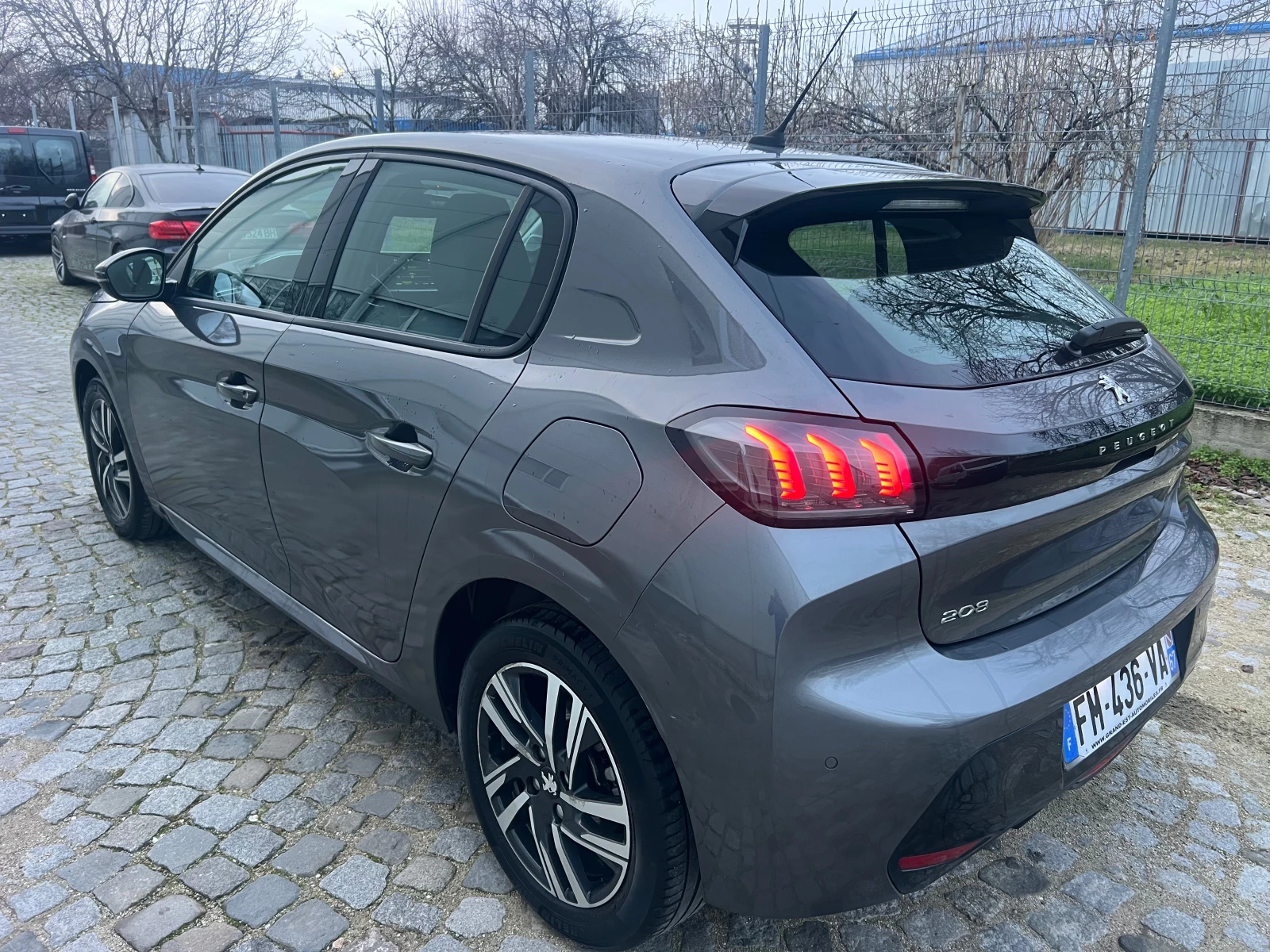 Peugeot 208 1.2i TURBO NAVI/LED - изображение 5