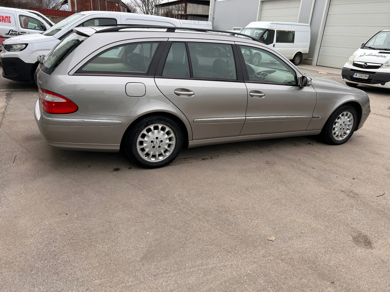 Mercedes-Benz E 320  - изображение 5